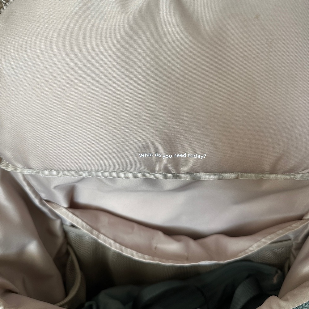 lululemon new parent backpack - Picture 7 of 13